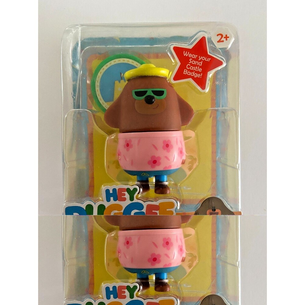 HEY DUGGEE Summer Duggee 3" Figure + Includes Castle Badge Visits the Beach! NEW